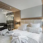 De Luxe Avec Piscine Et A - Fr-1-568-6 Chalet *